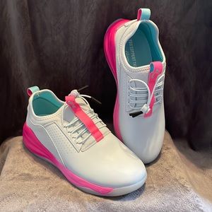 NWOT never worn women’s clove classic